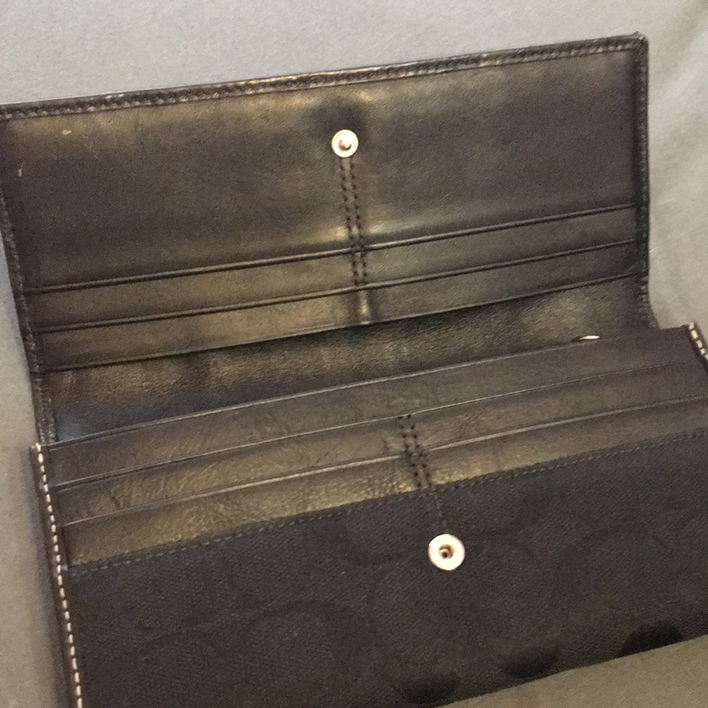 coach wallet - Picture 2 of 4